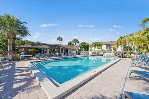 9305 Lake Park Dr #102, Fort Myers, FL 33919