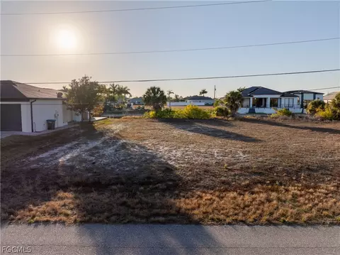 1418 NW 33rd Pl, Cape Coral, FL 33993