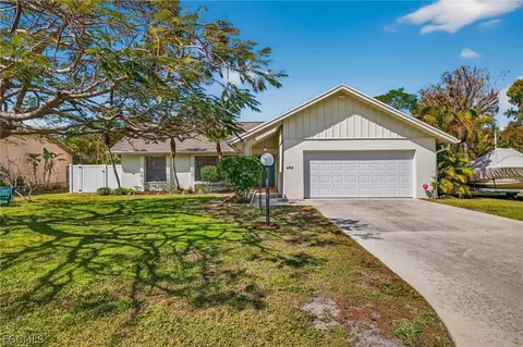 693 Astarias Cir, Fort Myers, FL 33919