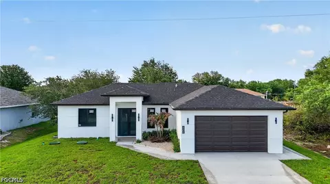 2506 69th St W, Lehigh Acres, FL 33971