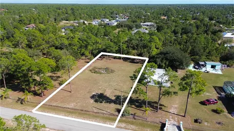 906 Clayton Ave, Lehigh Acres, FL 33972