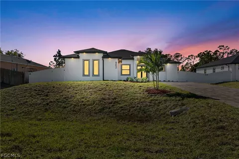862 Nimitz Blvd, Lehigh Acres, FL 33974