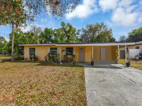 2124 E Gardenia Cir, North Fort Myers, FL 33917