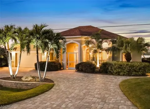 2205 SE 16th St, Cape Coral, FL 33990