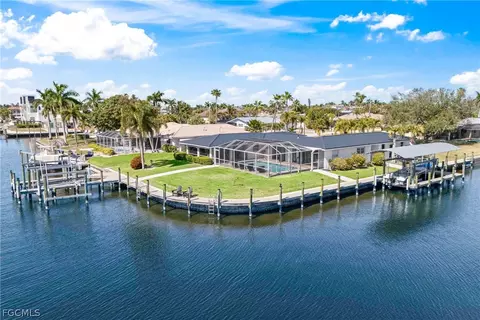 5374 Cobalt Ct, Cape Coral, FL 33904