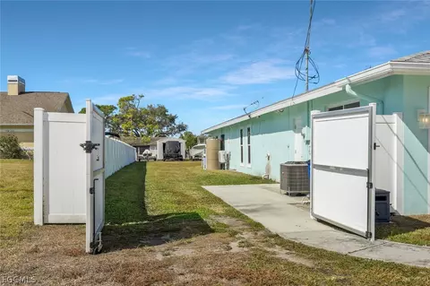 Exterior - 20580 Park Pl, Estero, FL 33928 photo 8 of 14