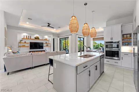 427 NW 37th Ave, Cape Coral, FL 33993
