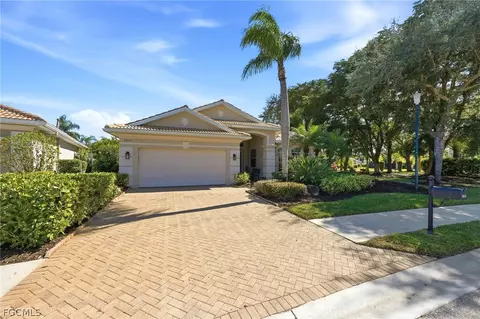 8855 Largo Mar Dr, Fort Myers, FL 33967