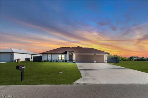 1430 SW 4th Ln, Cape Coral, FL 33991