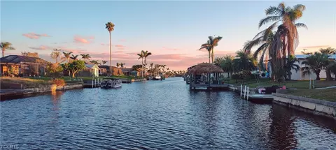 3018 SE 18th Pl, Cape Coral, FL 33904