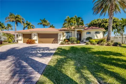 5237 Seminole Ct, Cape Coral, FL 33904