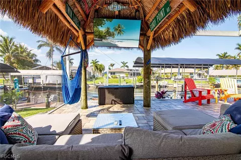 2031 Cornwallis Pkwy, Cape Coral, FL 33904