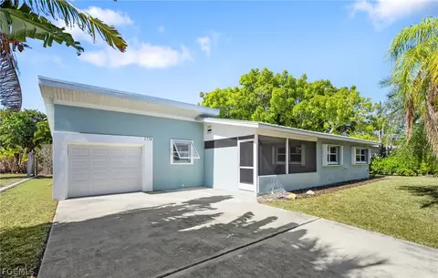 5736 Riverside Dr, Cape Coral, FL 33904