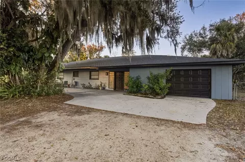 5700 Oakview Ln, Punta Gorda, FL 33950