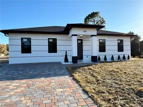 800 E 5th St, Lehigh Acres, FL 33972