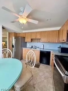 Kitchen - 159 Quails Nest Rd #2, Naples, FL 34112 photo 2 of 2