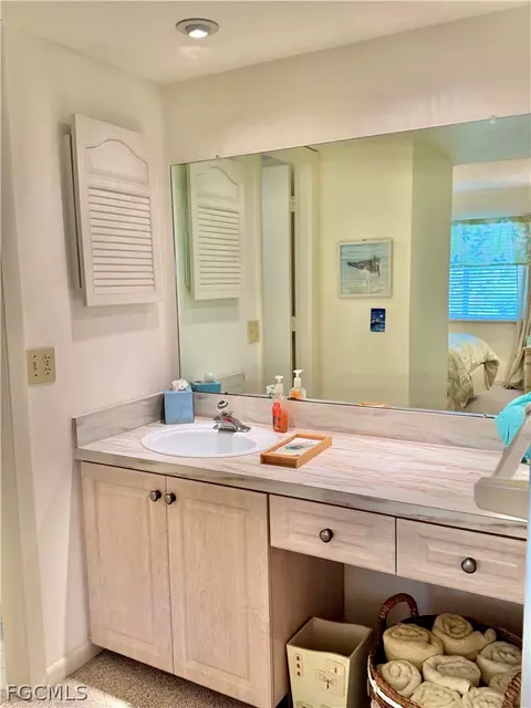 Bath - 159 Quails Nest Rd #2, Naples, FL 34112 photo 2 of 2