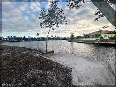 402 NW 34th Pl, Cape Coral, FL 33993