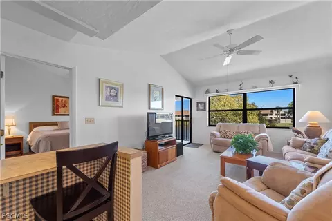 825 Charter Club Cir #6, Fort Myers, FL 33919