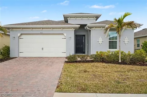 911 Stonewater Lake Ter, Cape Coral, FL 33993