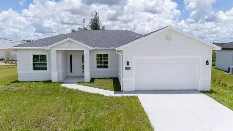 430 Mercedes Ct, Lehigh Acres, FL 33972