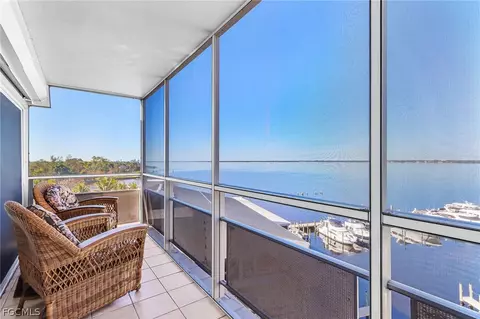 2350 W 1st St #701, Fort Myers, FL 33901