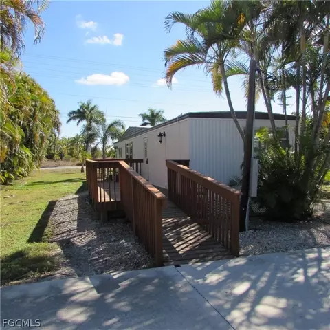 5923 Bomar Ln, Bokeelia, FL 33922