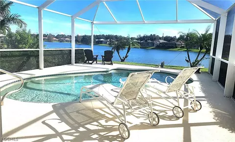 754 Crossfield Cir, Naples, FL 34104