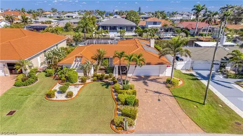5331 Mayfair Ct, Cape Coral, FL 33904