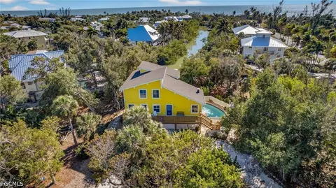 6143 Castaways Ln, Sanibel, FL 33957