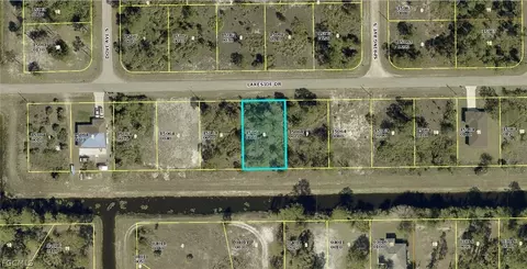 960 Lakeside Dr, Lehigh Acres, FL 33974