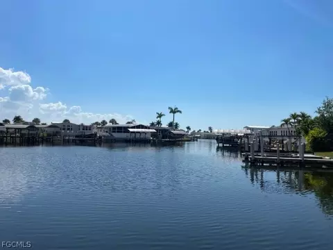 17521 Bryan Ct, Fort Myers Beach, FL 33931
