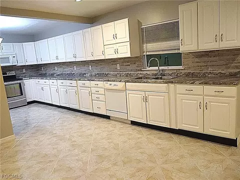 6870 Golden Rd, North Fort Myers, FL 33917
