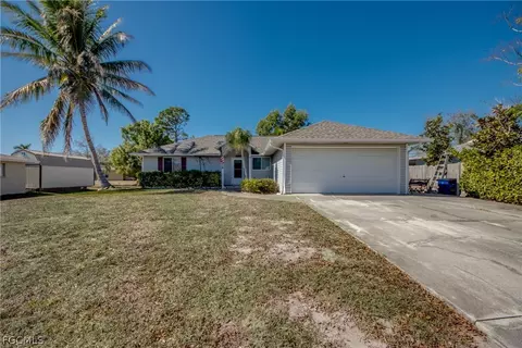 18510 Phlox Dr, Fort Myers, FL 33967