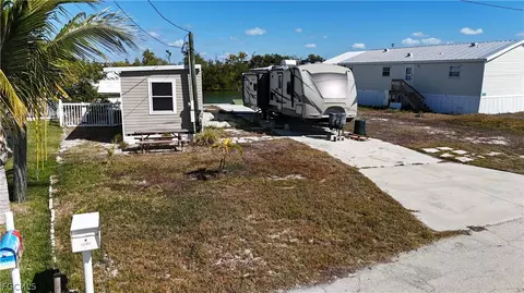 3900 Royal Palm Dr, Saint James City, FL 33956