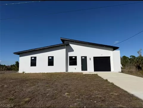 3107 Meadow Rd, Lehigh Acres, FL 33974
