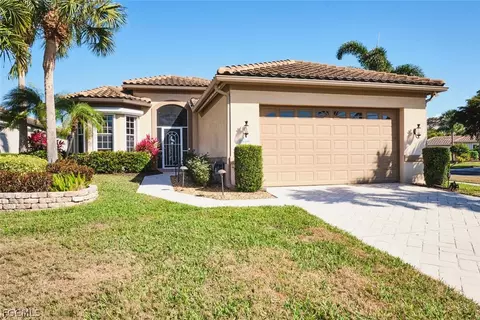 16499 Edgemont Dr, Fort Myers, FL 33908