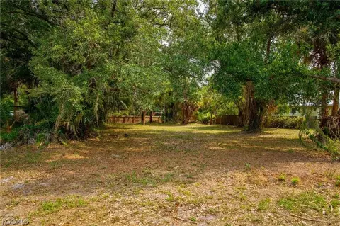 2753 2nd St, Fort Myers, FL 33916