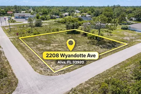 2208 Wyandotte Ave, Alva, FL 33920