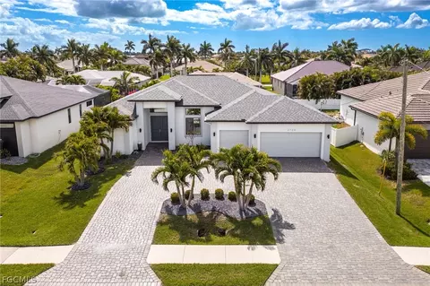 2720 Beach Pkwy W, Cape Coral, FL 33914