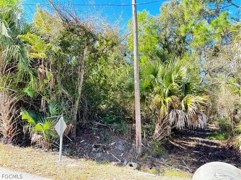 12175 Del Rio Dr, Punta Gorda, FL 33955