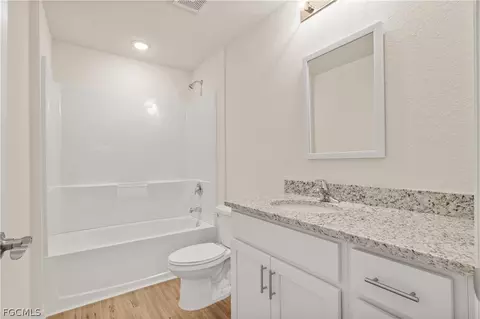 Bath - 4524 Springview Cir, Labelle, FL 33935 photo 3 of 3