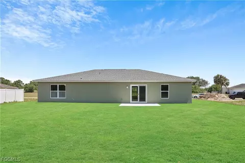 Exterior - 4524 Springview Cir, Labelle, FL 33935 photo 3 of 4