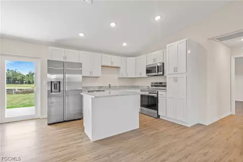 Kitchen - 4524 Springview Cir, Labelle, FL 33935 photo 1 of 2