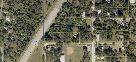 949 Caloosahatchee Ave, Labelle, FL 33935