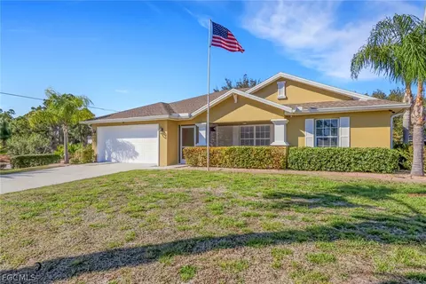 1105 Milwaukee Blvd, Lehigh Acres, FL 33974