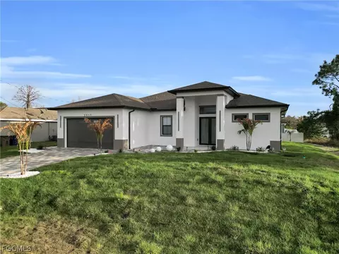 3917 33rd St SW, Lehigh Acres, FL 33976