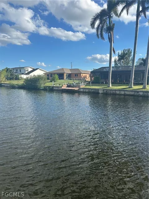 220 SE 29th St, Cape Coral, FL 33904