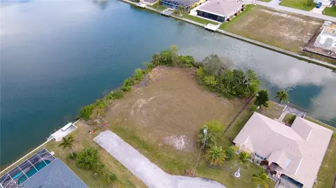 2217 NE 2nd St, Cape Coral, FL 33909