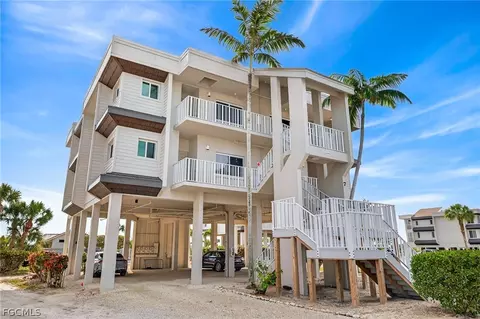 255 Periwinkle Way #7-A, Sanibel, FL 33957